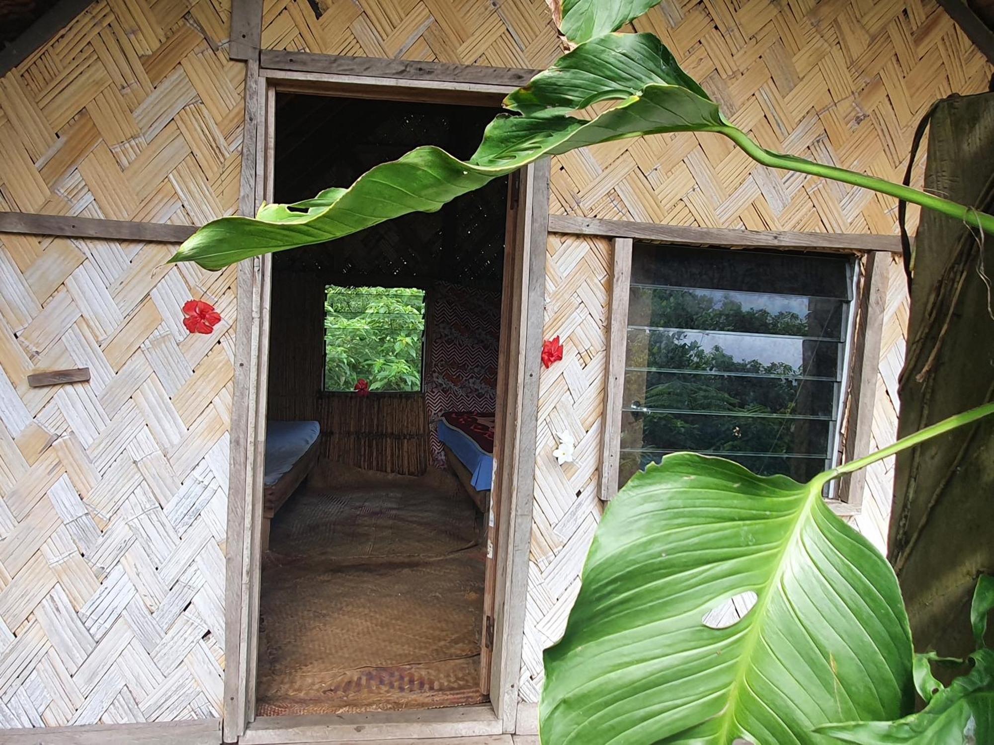Island Paradise Bungalows Lenkuru Exterior photo